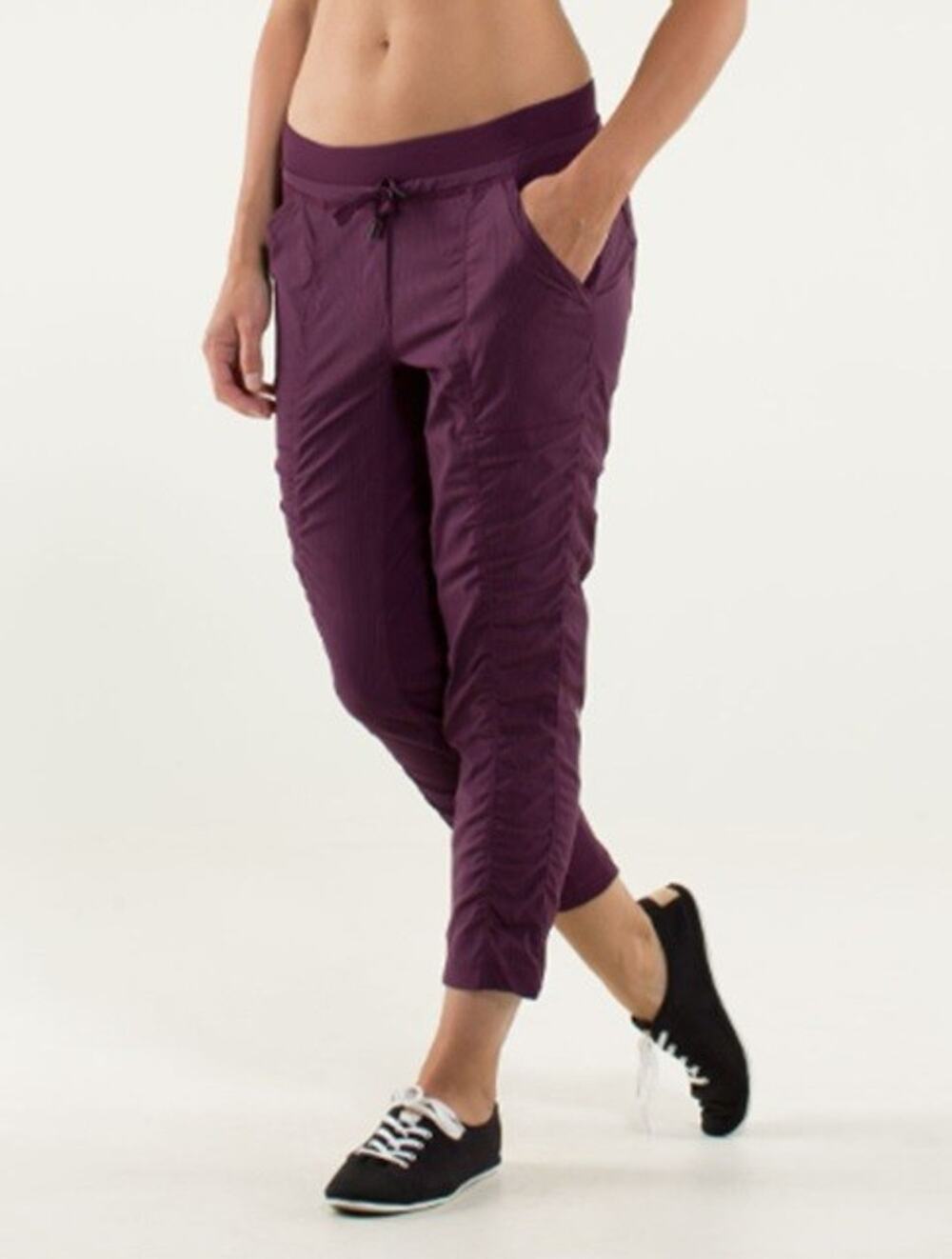 Lululemon Women's Sz 6 Street to Studio Crop No Liner Studio or Gym Plum